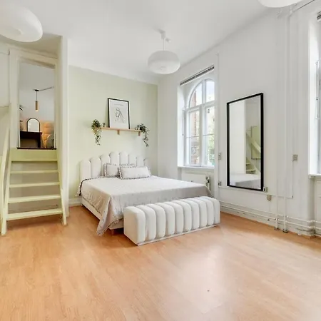 Stylish Flat - 200m2 Of Comfort Daire Kopenhag