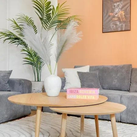 Stylish Flat - 200m2 Of Comfort דירה
