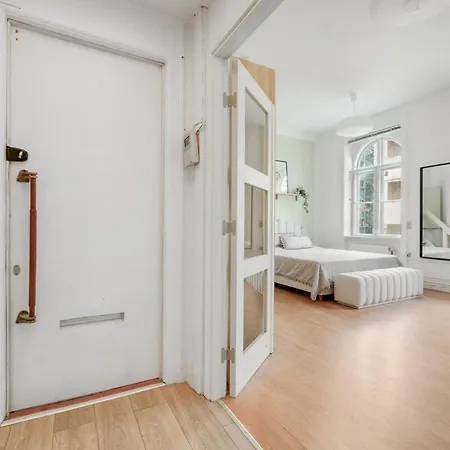Stylish Flat - 200m2 Of Comfort 아파트 *