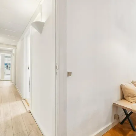 Stylish Flat - 200m2 Of Comfort 아파트