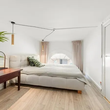 Apartment Stylish Flat - 200m2 Of Comfort