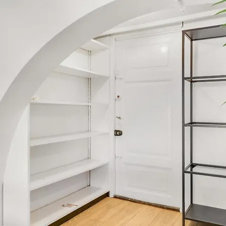 Apartment Stylish Flat - 200m2 Of Comfort *