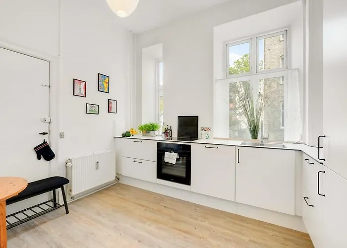 Stylish Flat - 200m2 Of Comfort *