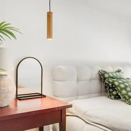 Stylish Flat - 200m2 Of Comfort *